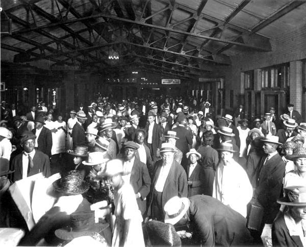 Photo of railroad depot concourse in Jacksonville, Florida, in 1921. From the State Archives of Florida.